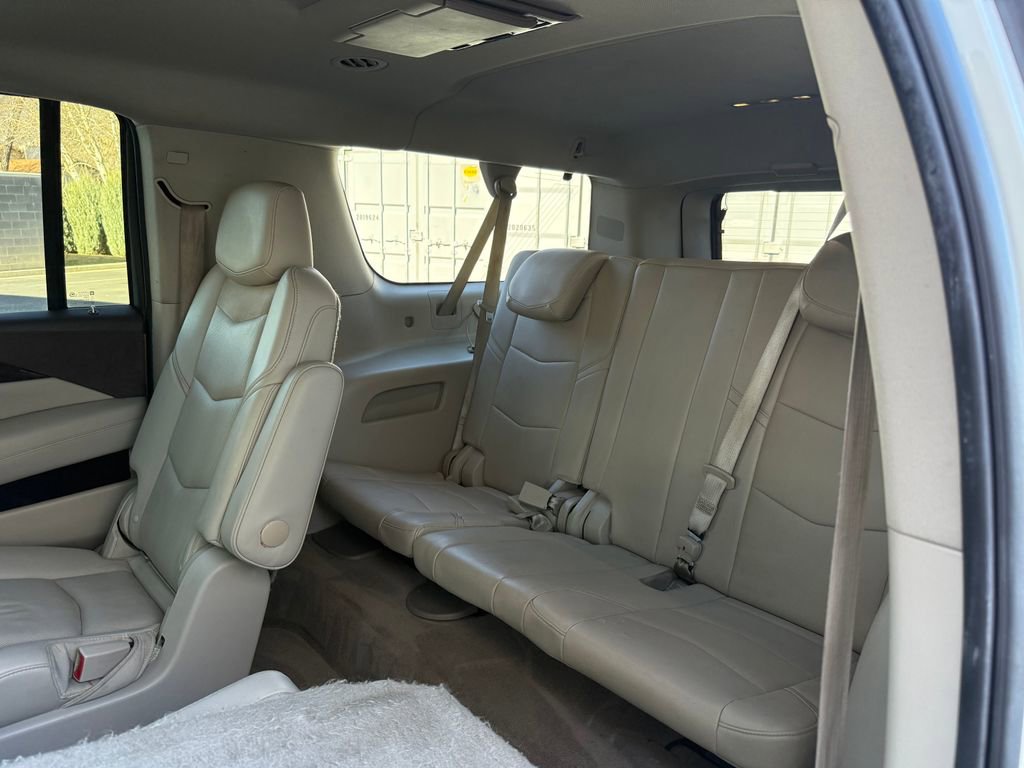 Used 2015 Cadillac Escalade ESV Premium image 28