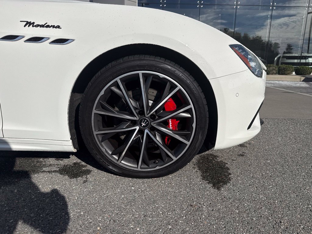 Used 2022 Maserati Ghibli Modena Q4 AWD/4WD image 4