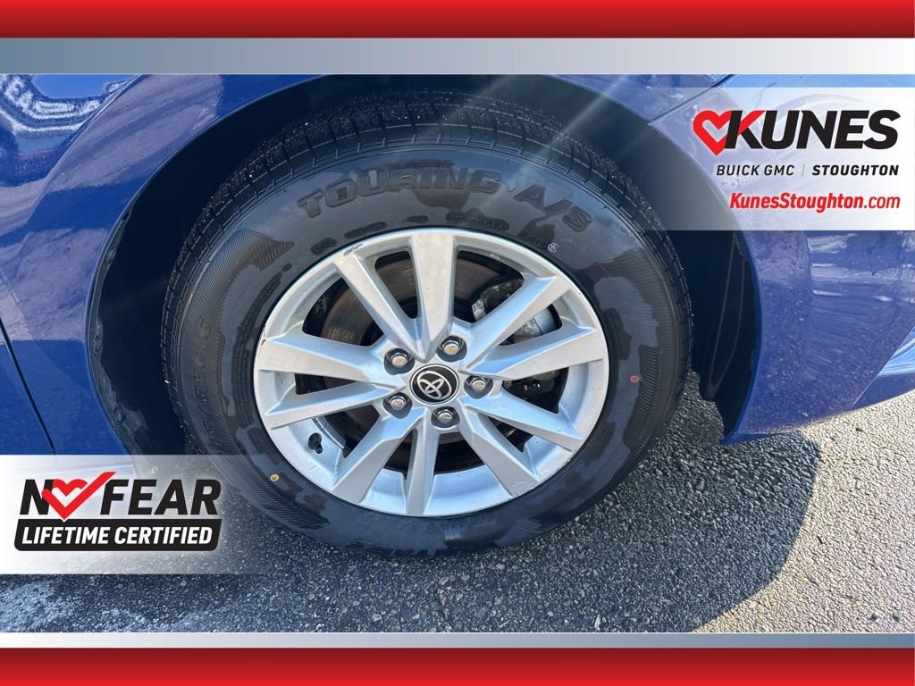 Used 2025 Toyota Camry LE FWD image 15