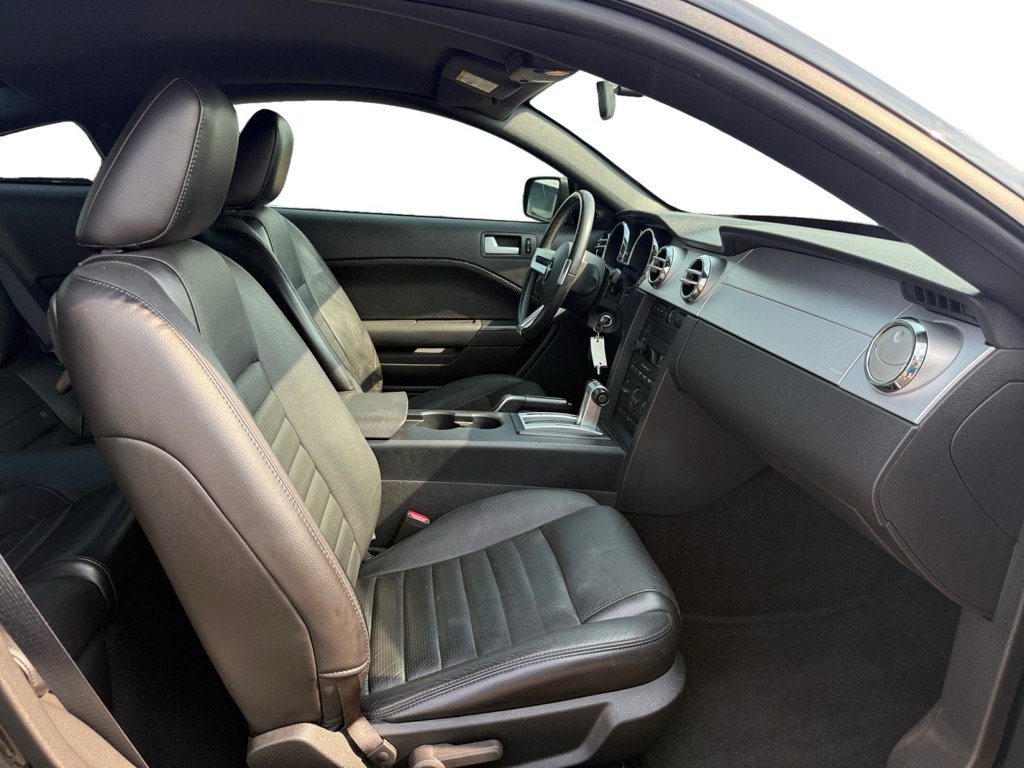 Used 2006 Ford Mustang GT RWD image 12