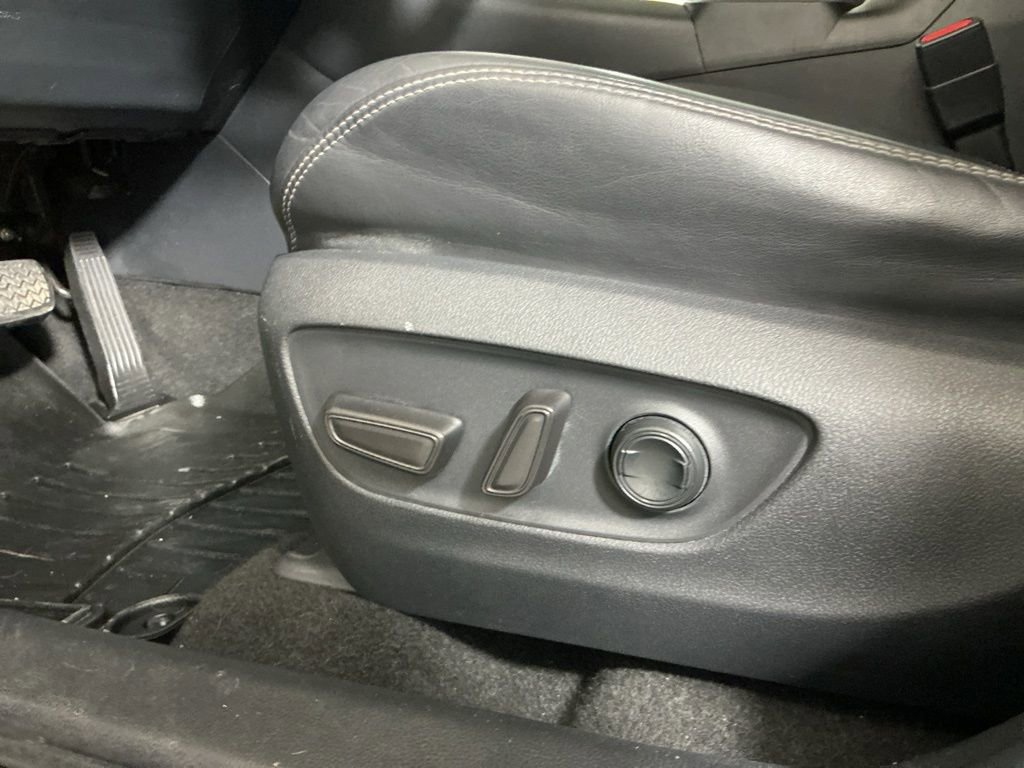 Used 2019 Toyota RAV4 Limited image 22