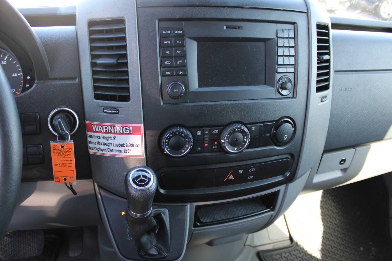 Used 2018 Mercedes-Benz Sprinter 2500 image 11