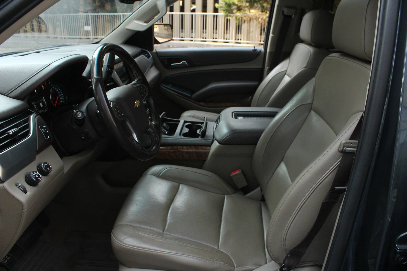 Used 2019 Chevrolet Suburban Premier AWD/4WD image 14
