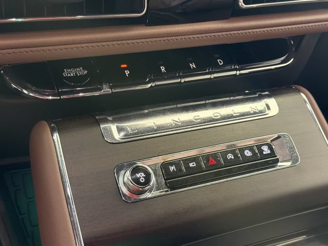 Used 2026 Lincoln Aviator Reserve w/ Luxury Package AWD/4WD image 7