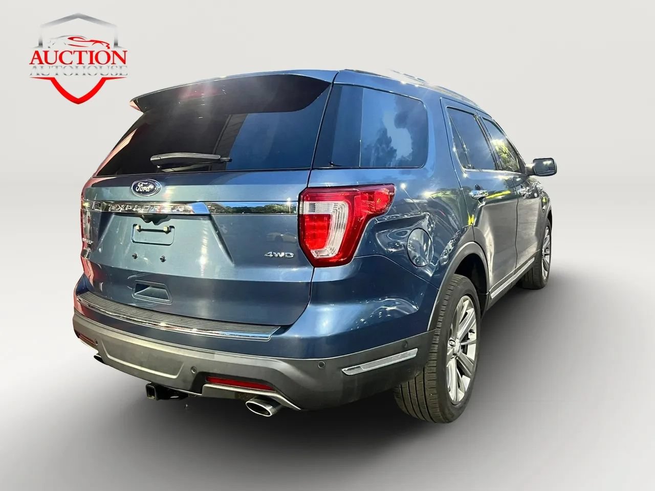 Used 2018 Ford Explorer Limited w/ Equipment Group 301A AWD/4WD image 5