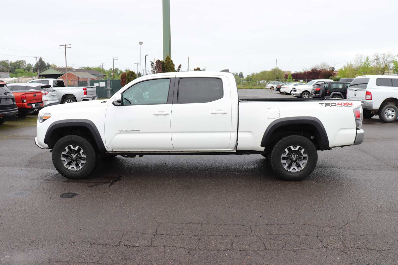Used 2021 Toyota Tacoma TRD Off-Road image 8