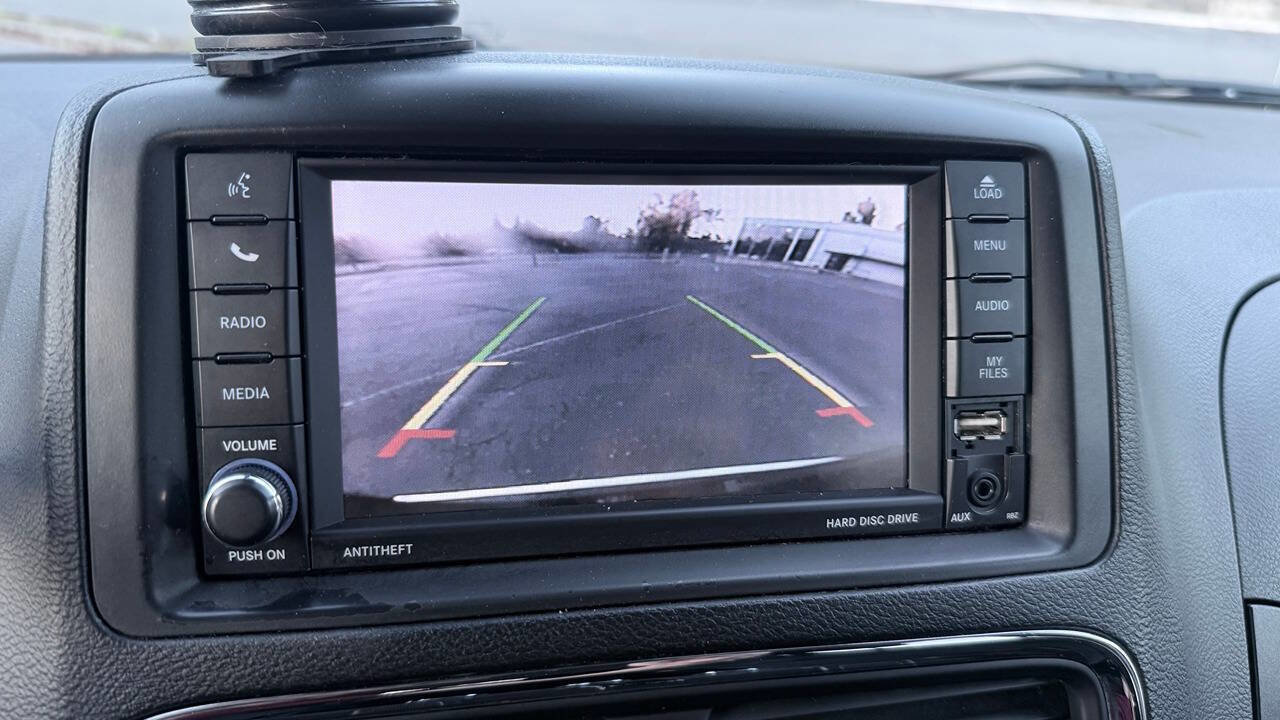 Used 2019 Dodge Grand Caravan SE FWD image 36