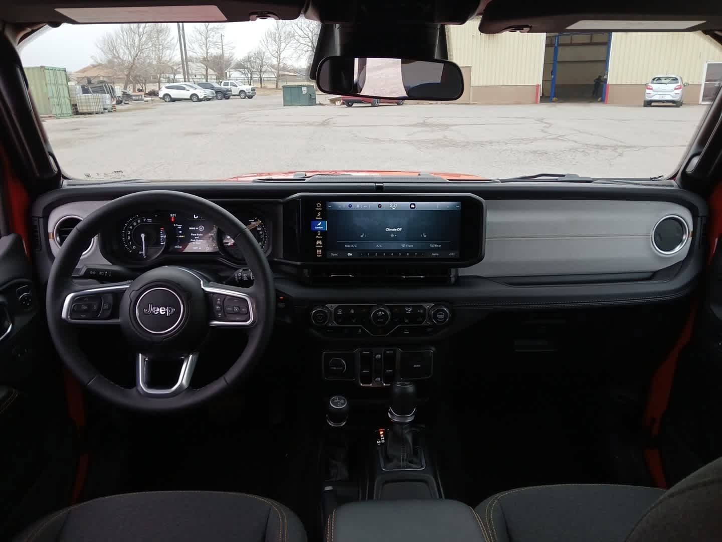 Used 2025 Jeep Wrangler Sahara image 28