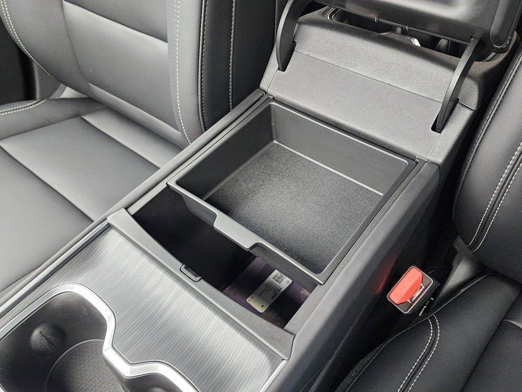 New 2026 GMC Acadia Elevation image 33