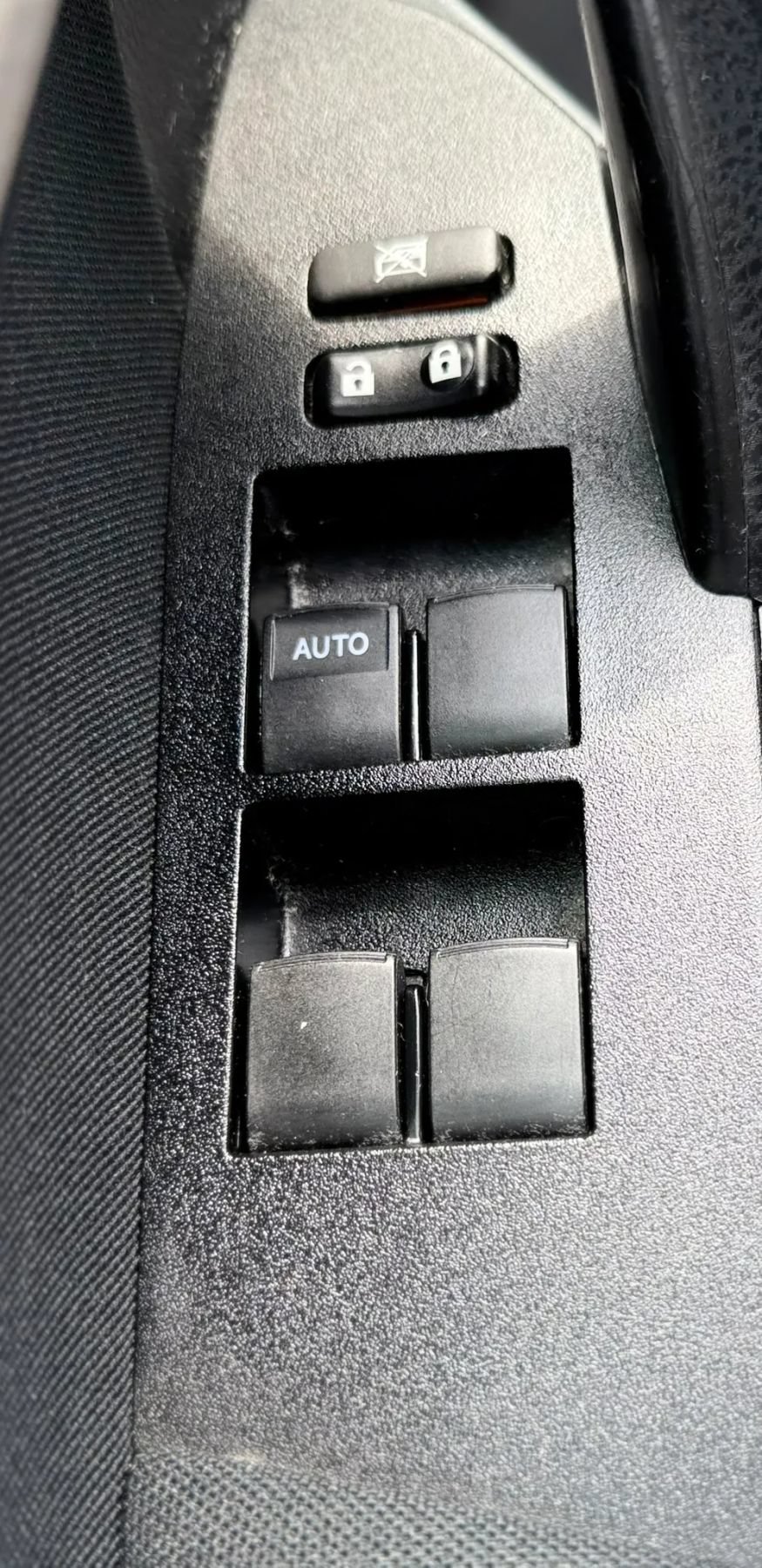 Used 2015 Toyota Corolla LE FWD image 22