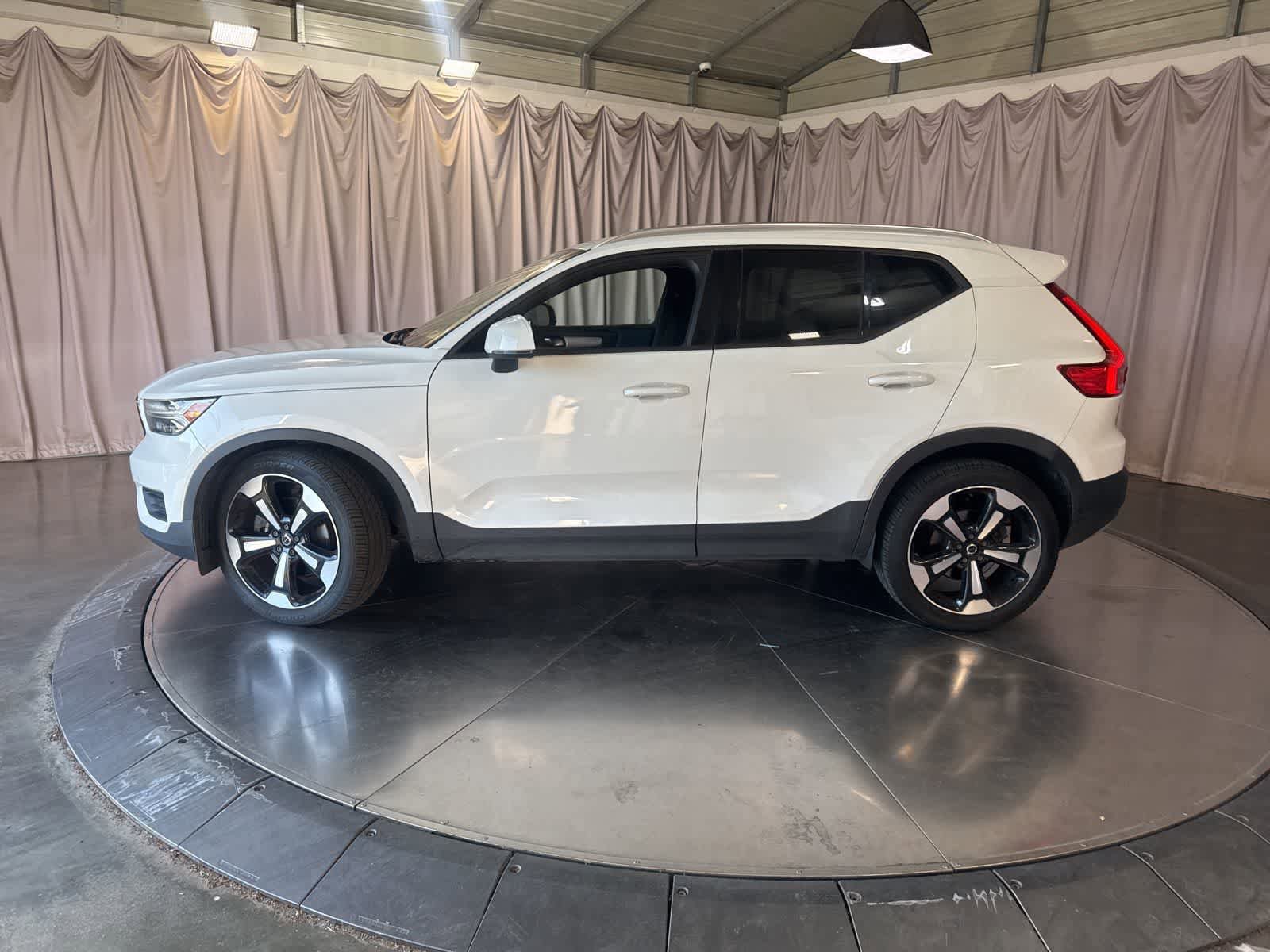 Used 2020 Volvo XC40 T5 Momentum AWD/4WD image 8