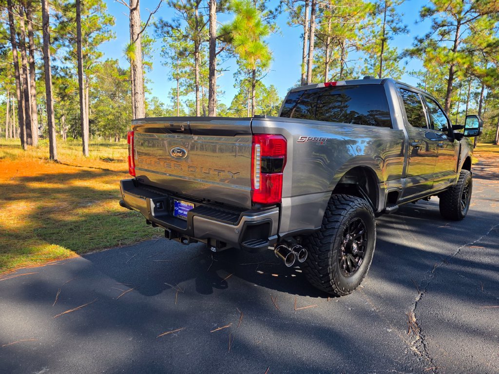 Used 2024 Ford F250 Lariat w/ Lariat Ultimate Package AWD/4WD image 5