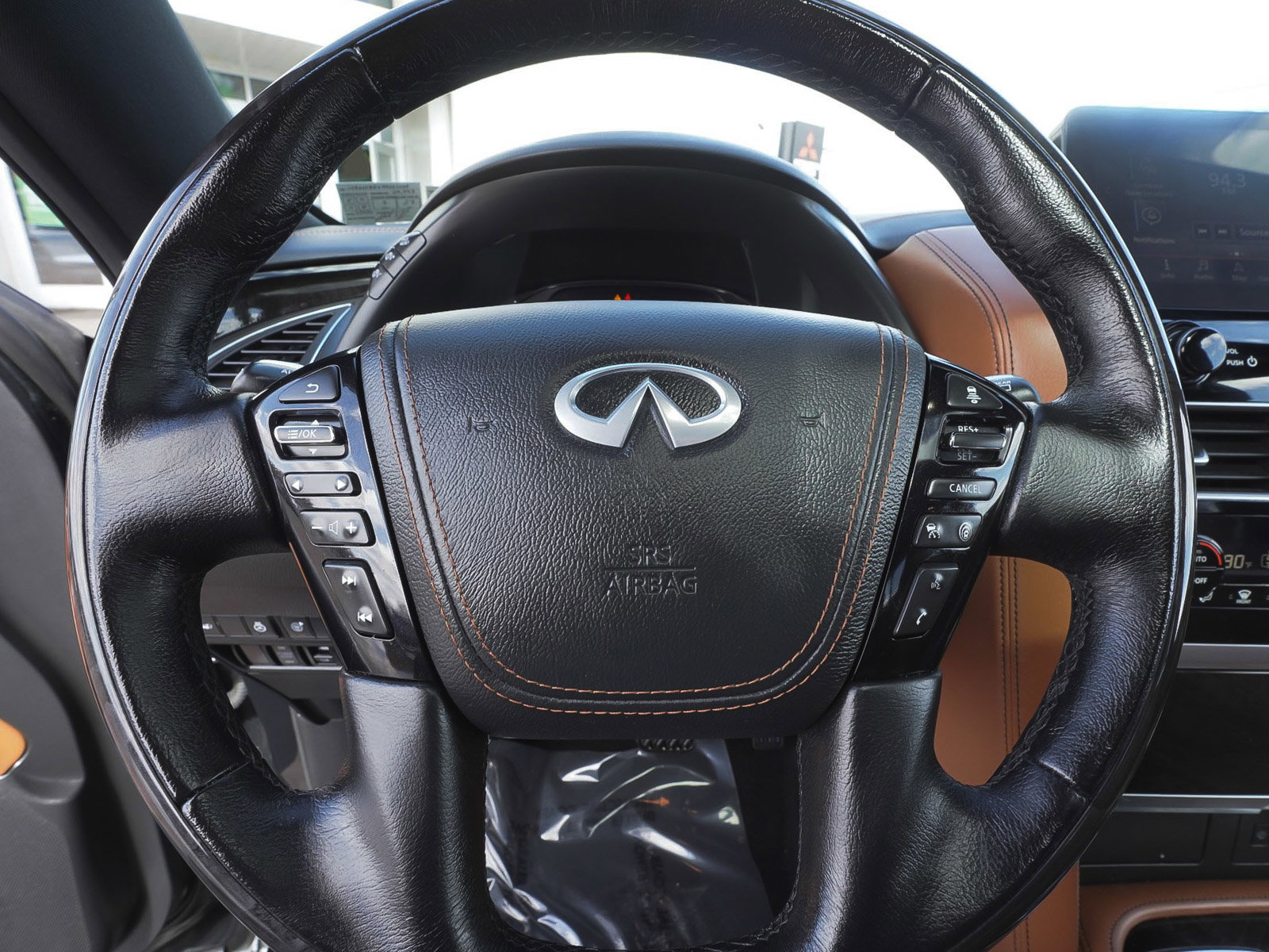 Used 2024 INFINITI QX80 Sensory AWD/4WD image 18
