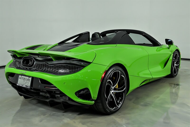 Used 2024 McLaren 750S Spider RWD image 13