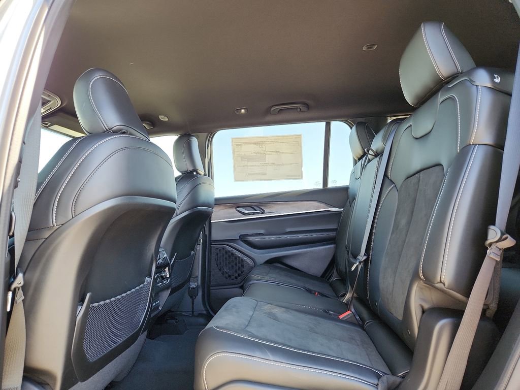 New 2026 Jeep Grand Cherokee L Laredo image 14