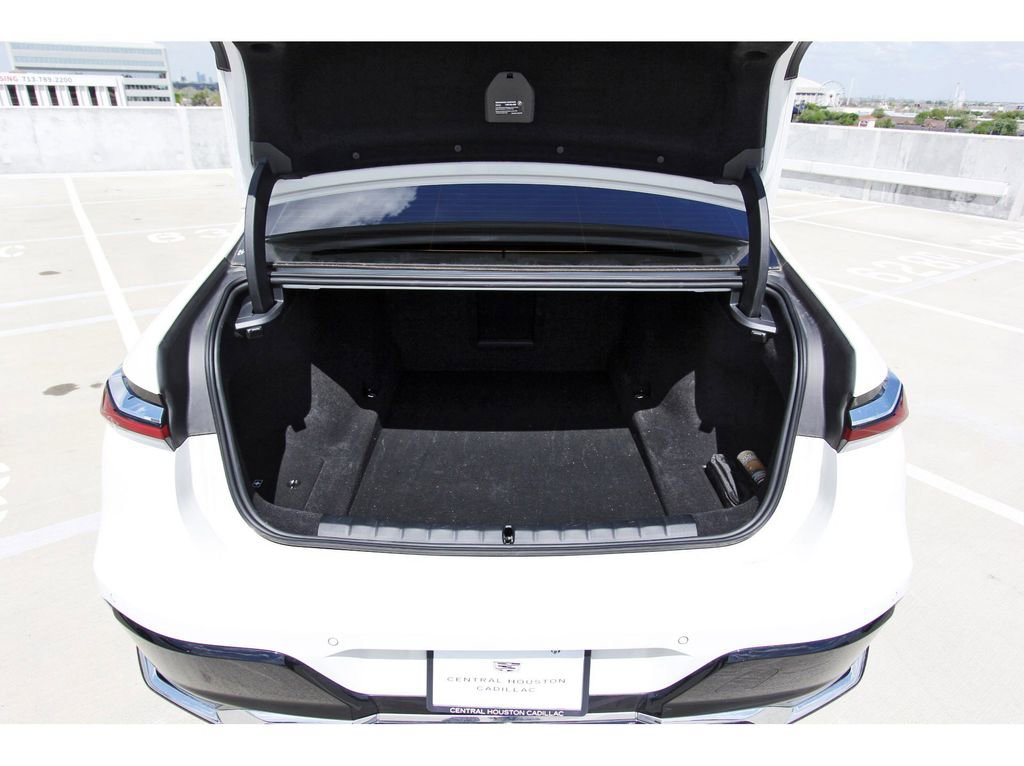 Used 2025 BMW 740i image 28