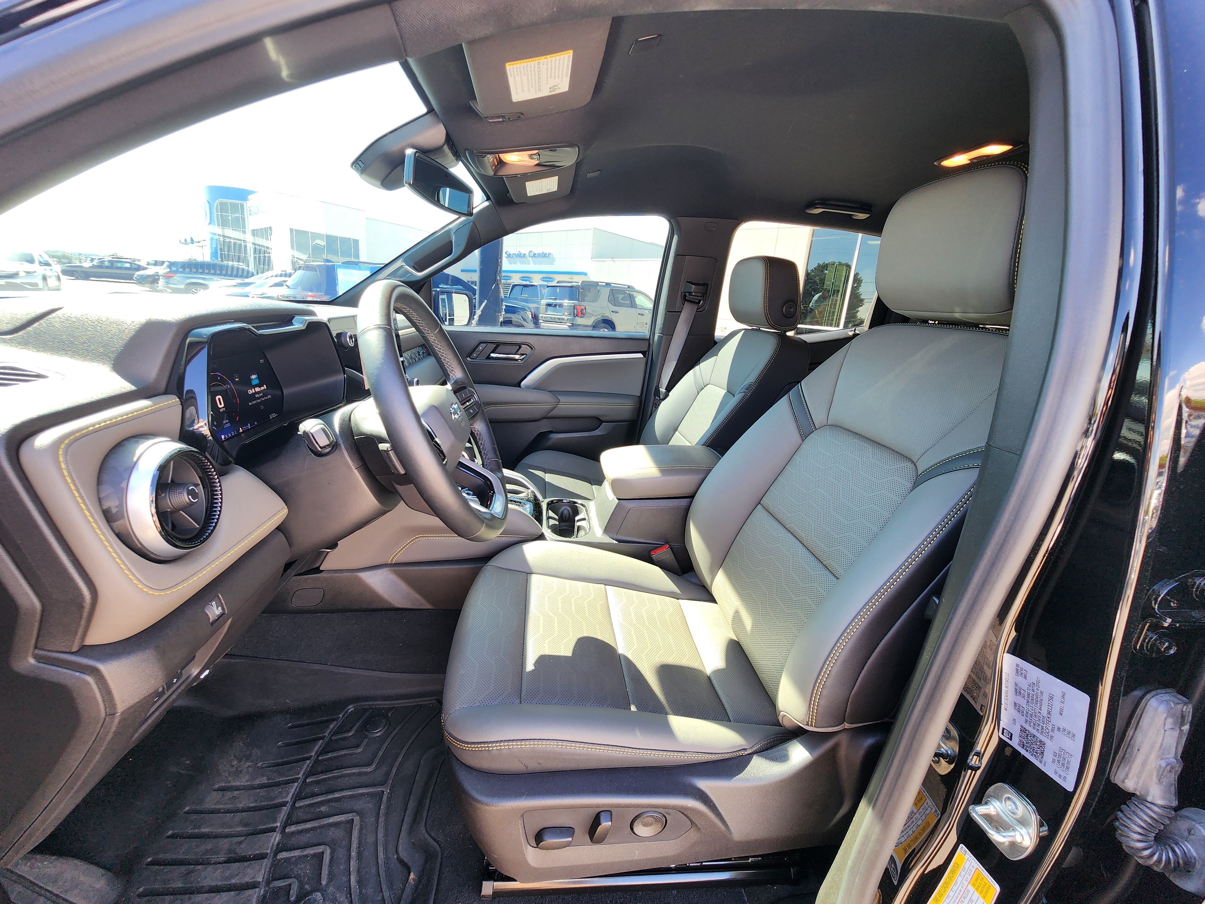 Used 2024 Chevrolet Colorado ZR2 w/ ZR2 Convenience Package III AWD/4WD image 19