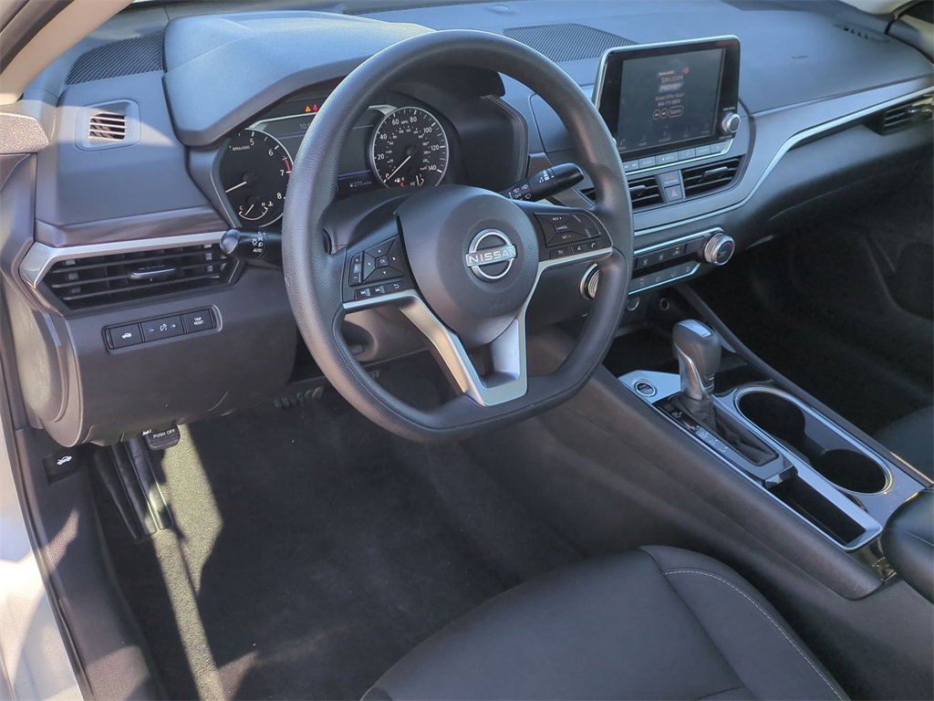 Used 2024 Nissan Altima 2.5 SV image 10