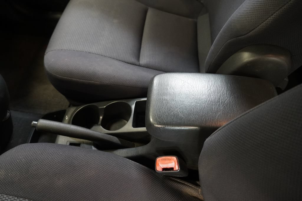 Used 2005 Pontiac Vibe w/ Power Group Value Package FWD image 20