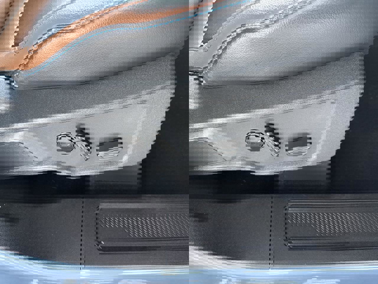 Used 2024 Ford Bronco Outer Banks image 35