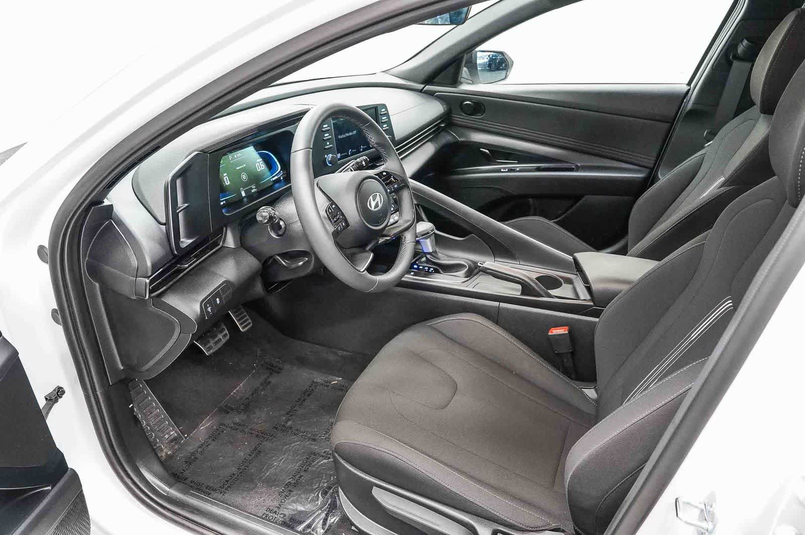 Used 2026 Hyundai Elantra Sport FWD image 17
