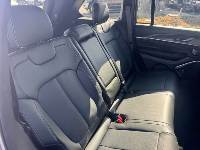 Certified 2025 Jeep Grand Cherokee Overland AWD/4WD image 22