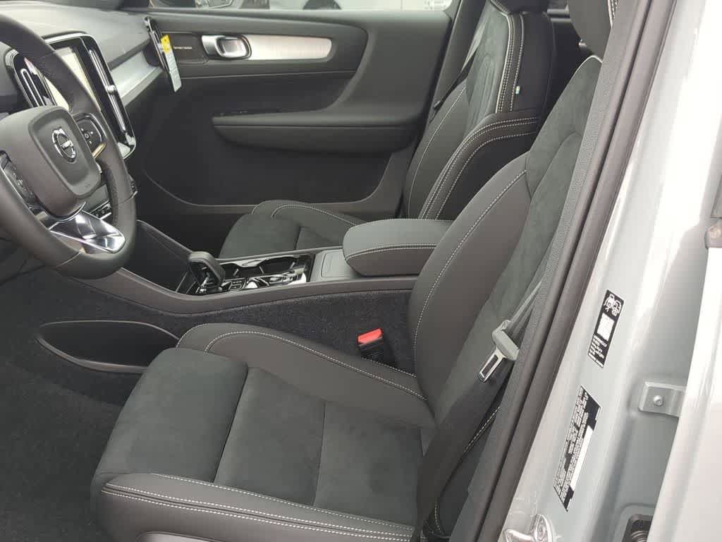 New 2026 Volvo XC40 B5 Ultra w/ Protection Package Premier AWD/4WD image 15