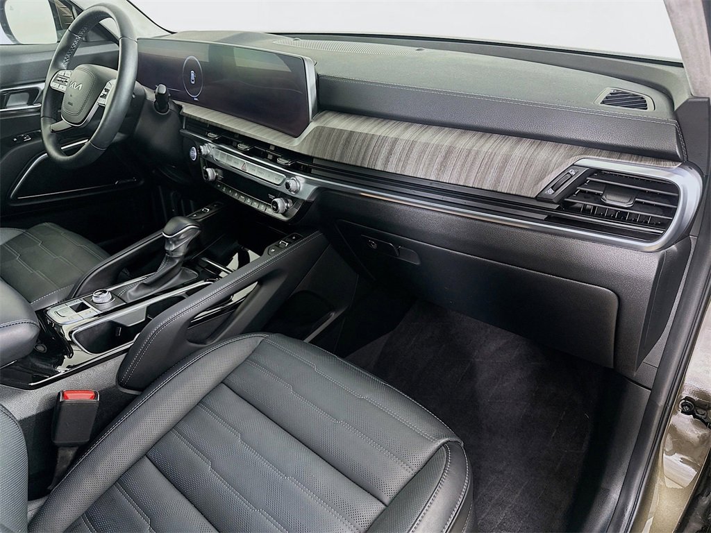 Certified 2024 Kia Telluride SX Prestige w/ Towing Package image 36