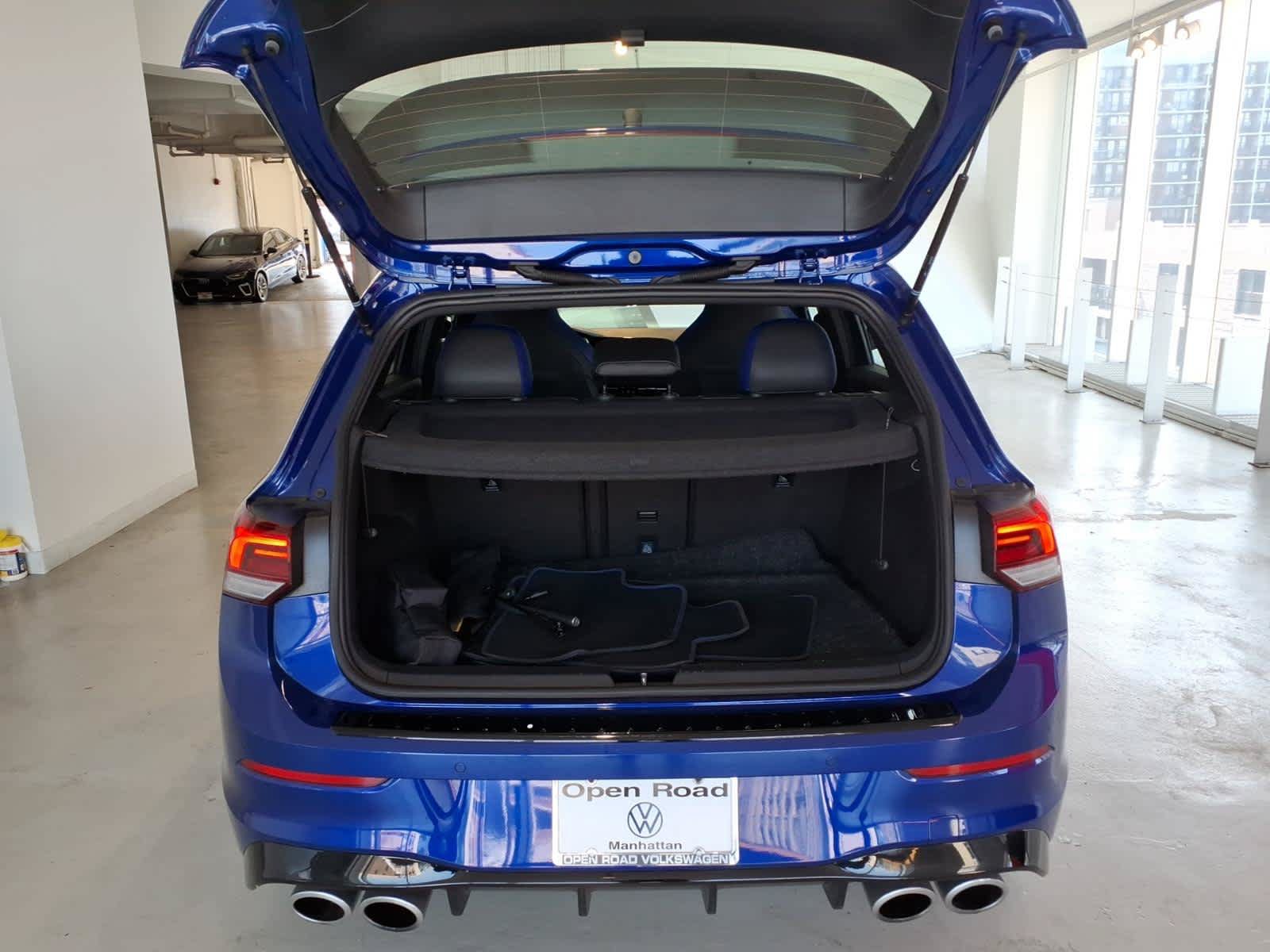 Used 2023 Volkswagen Golf R AWD/4WD image 11