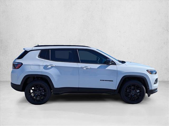 New 2026 Jeep Compass Latitude AWD/4WD image 4