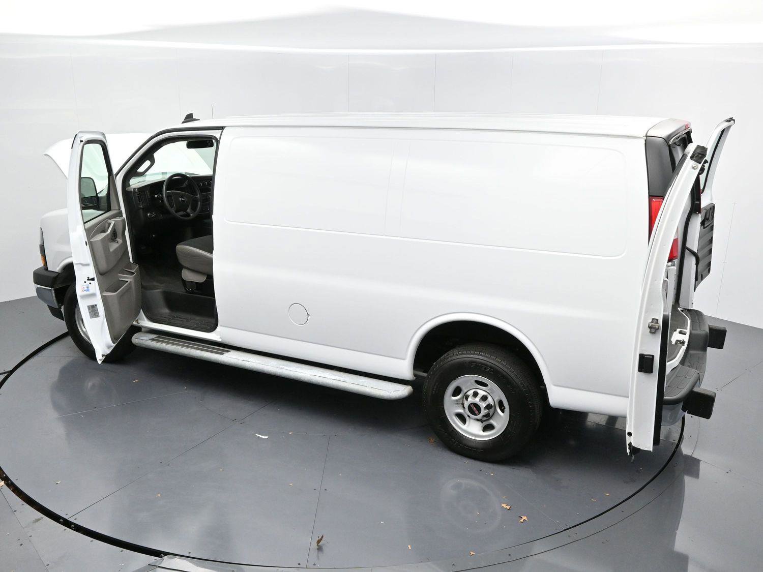 Used 2023 GMC Savana 2500 w/ Driver Convenience Package image 29