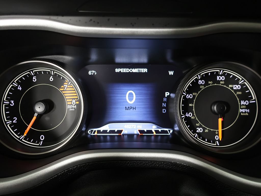 Used 2017 Jeep Cherokee Overland AWD/4WD image 43