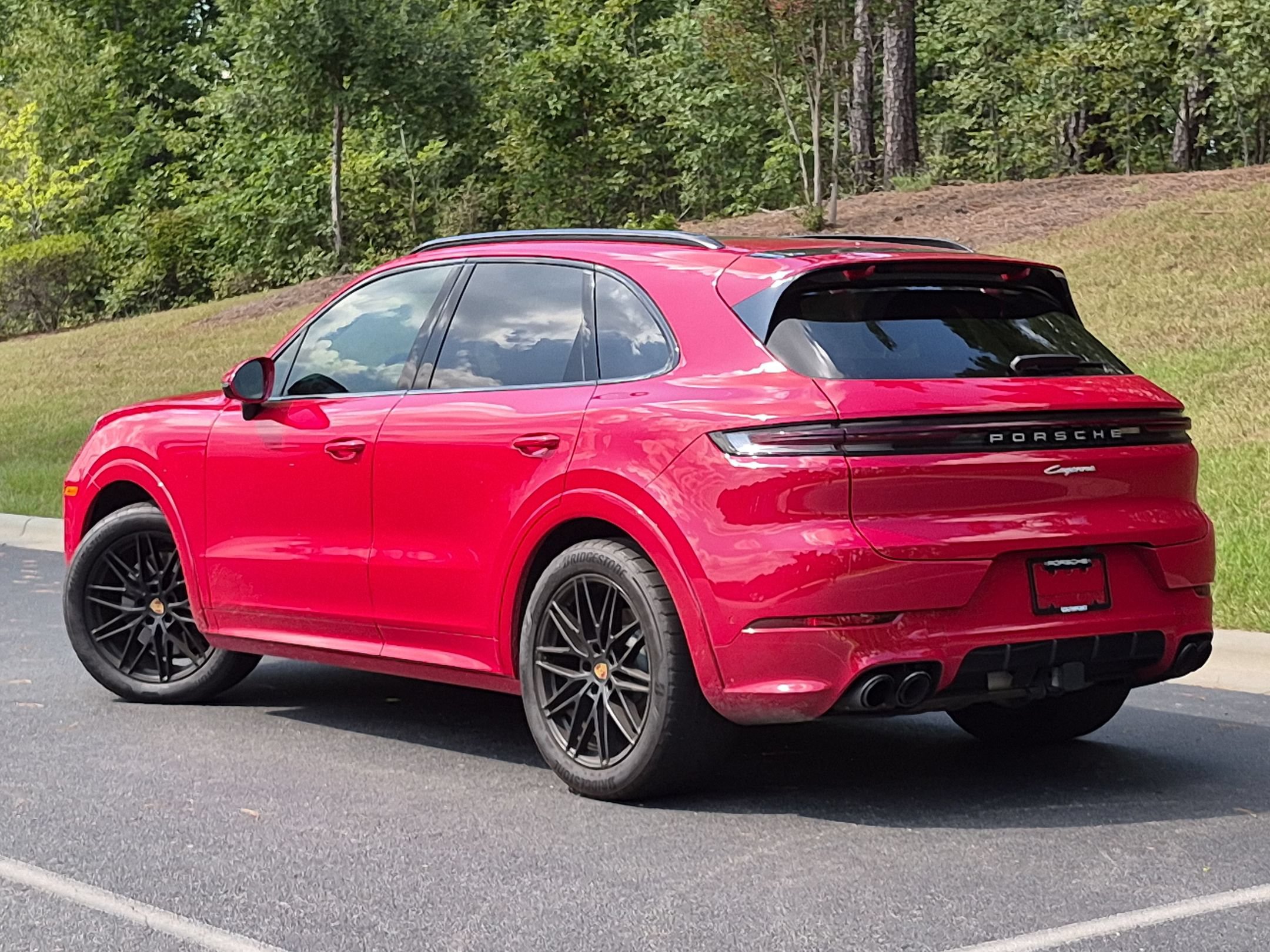 Certified 2025 Porsche Cayenne AWD/4WD image 3