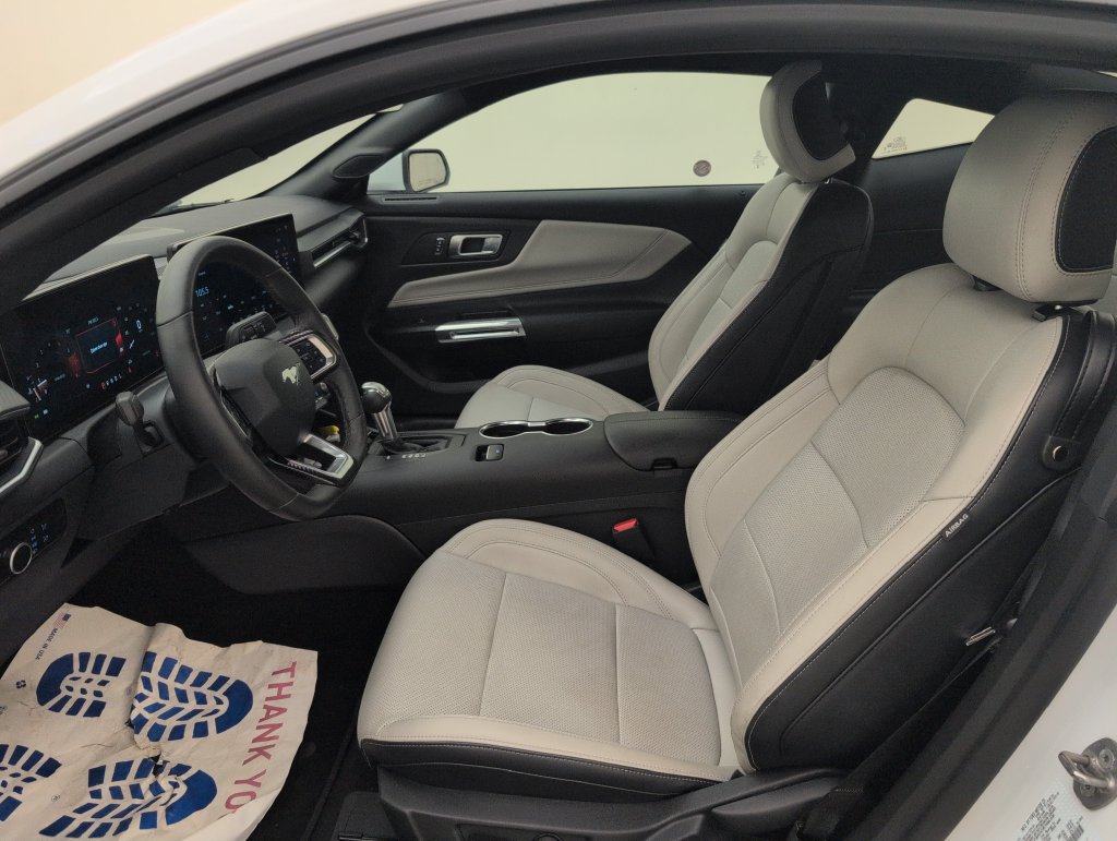 Used 2026 Ford Mustang Premium RWD image 4
