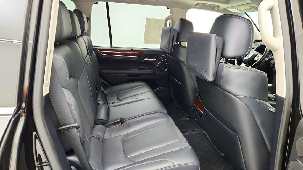 Used 2019 Lexus LX 570 4WD w/ Luxury Package image 27