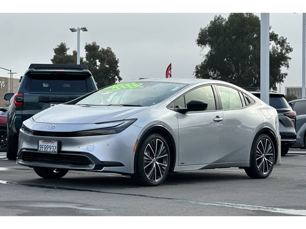 Used 2023 Toyota Prius XLE AWD/4WD image 8