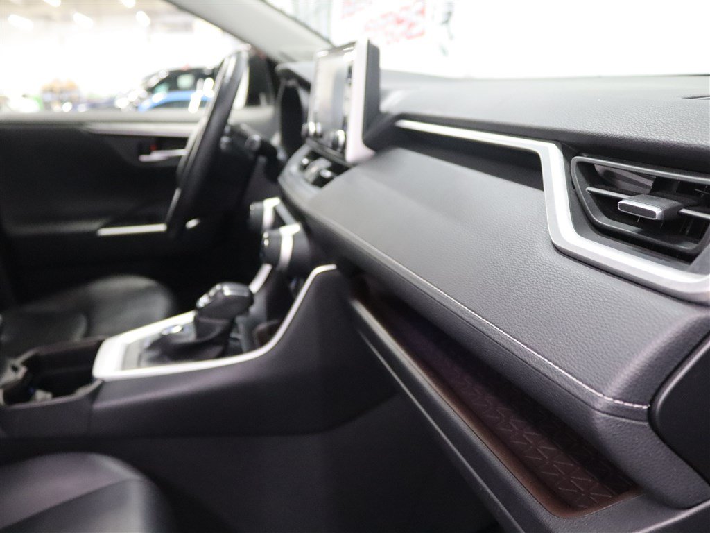 Used 2019 Toyota RAV4 Limited AWD/4WD image 28