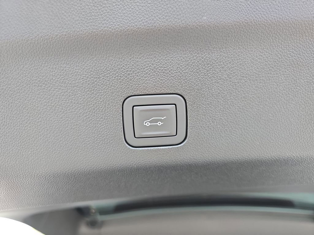 New 2026 GMC Yukon XL Denali w/ LPO, Floor Liner Package AWD/4WD image 14