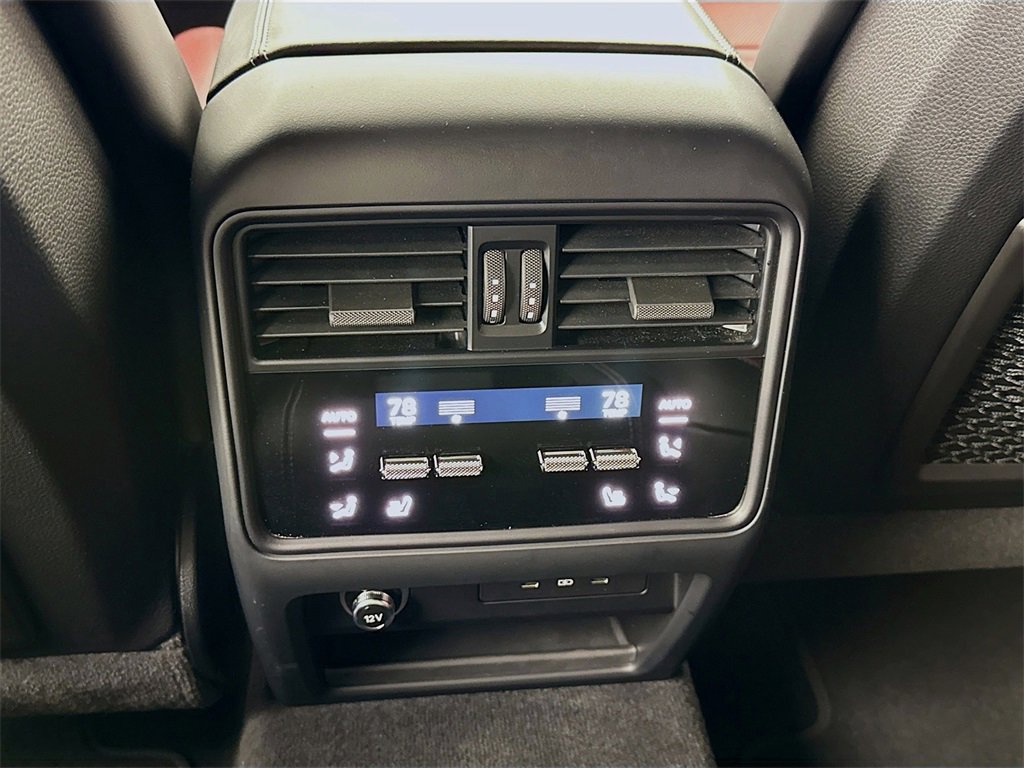 Used 2024 Porsche Cayenne Turbo GT image 27