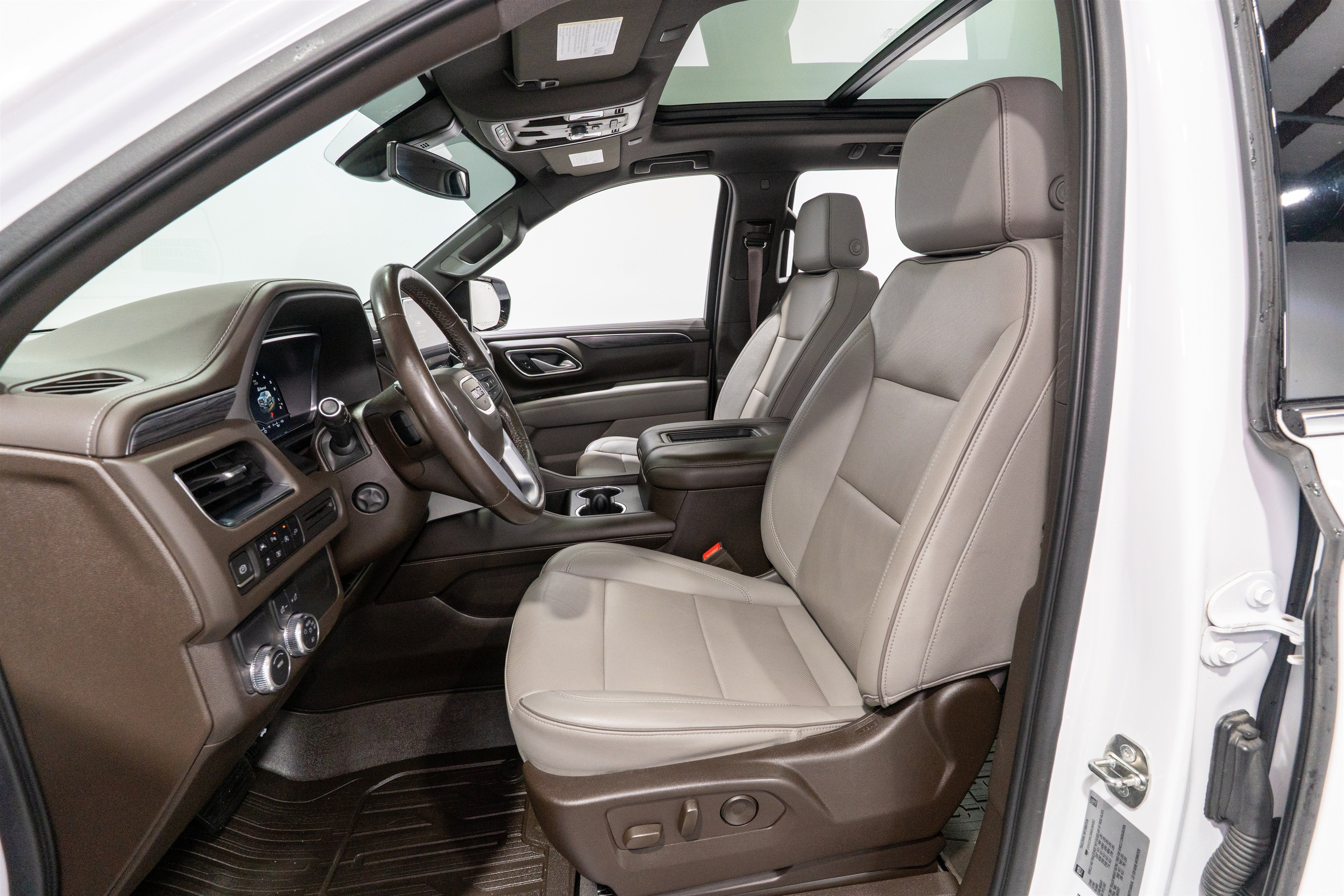 Used 2022 GMC Yukon SLT w/ SLT Premium Package RWD image 15