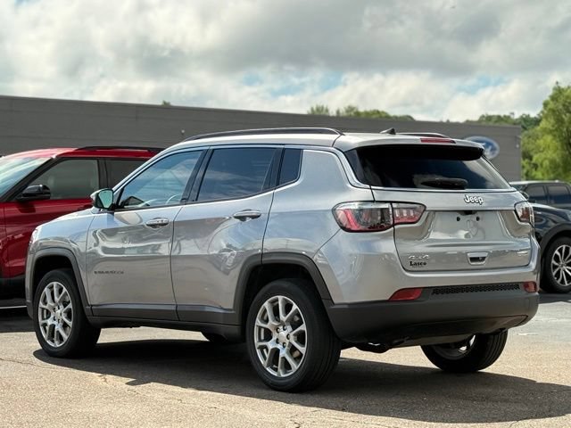 Used 2023 Jeep Compass Latitude w/ Sun and Sound Group AWD/4WD image 42