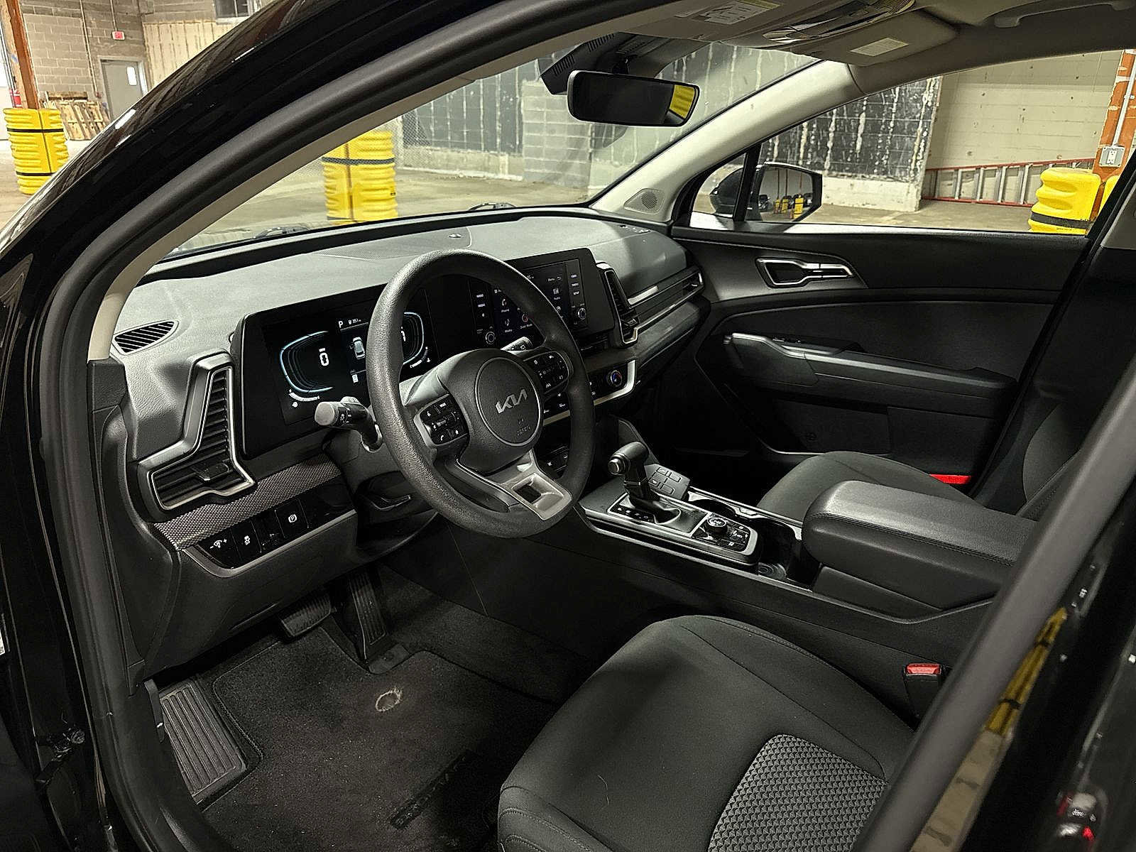 Used 2024 Kia Sportage LX image 27