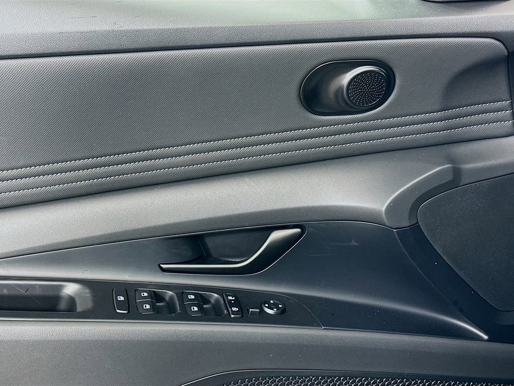New 2026 Hyundai Elantra Sport image 18