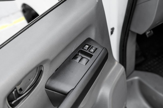 Used 2020 Nissan NV 2500 SV image 33