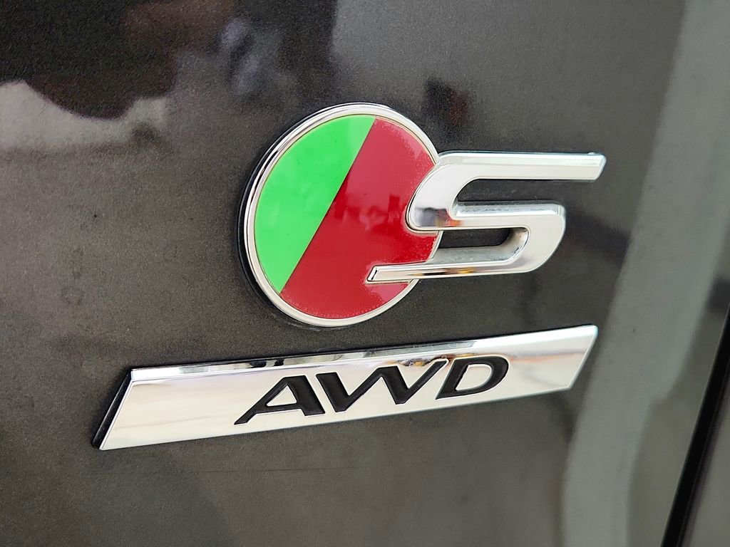 Used 2018 Jaguar F-PACE S image 36