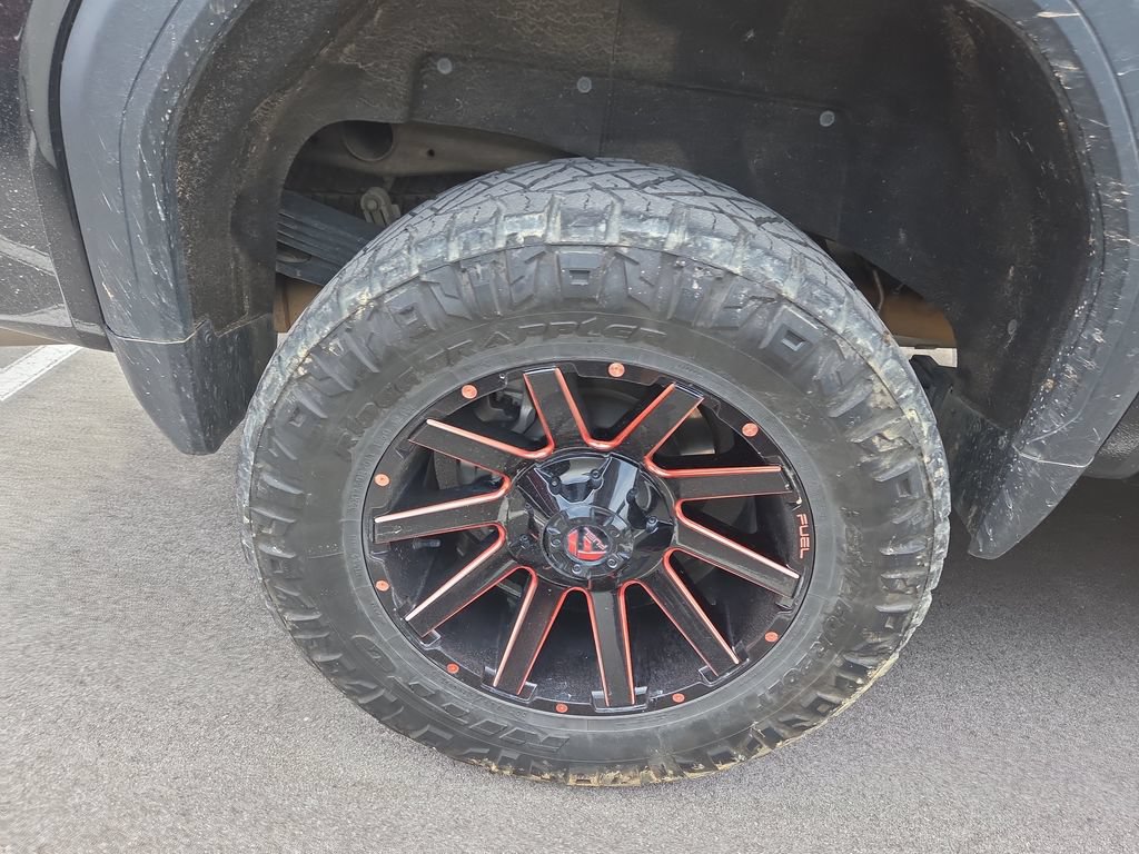 Used 2021 GMC Sierra 2500 AT4 w/ AT4 Premium Plus Package AWD/4WD image 3
