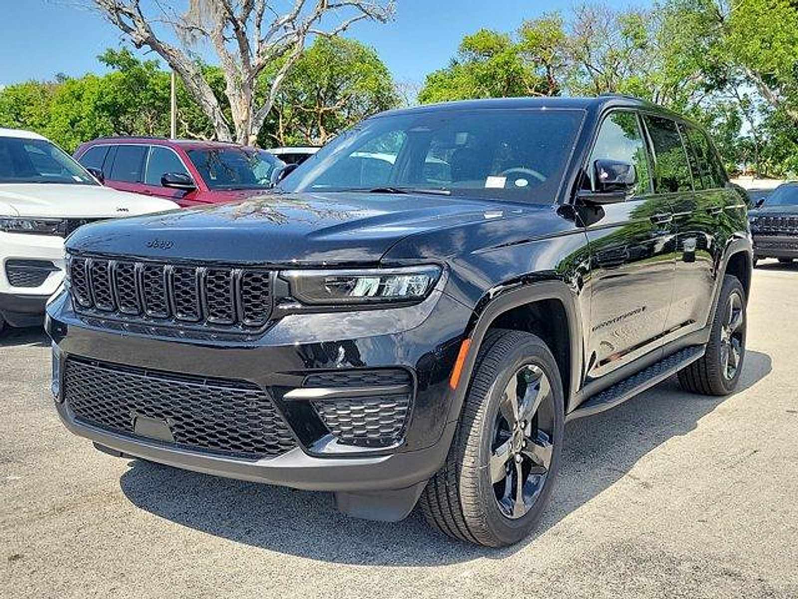 New 2024 Jeep Grand Cherokee Altitude RWD image 3