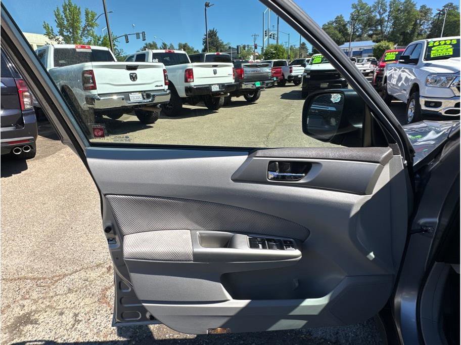 Used 2010 Subaru Forester 2.5X Premium image 15