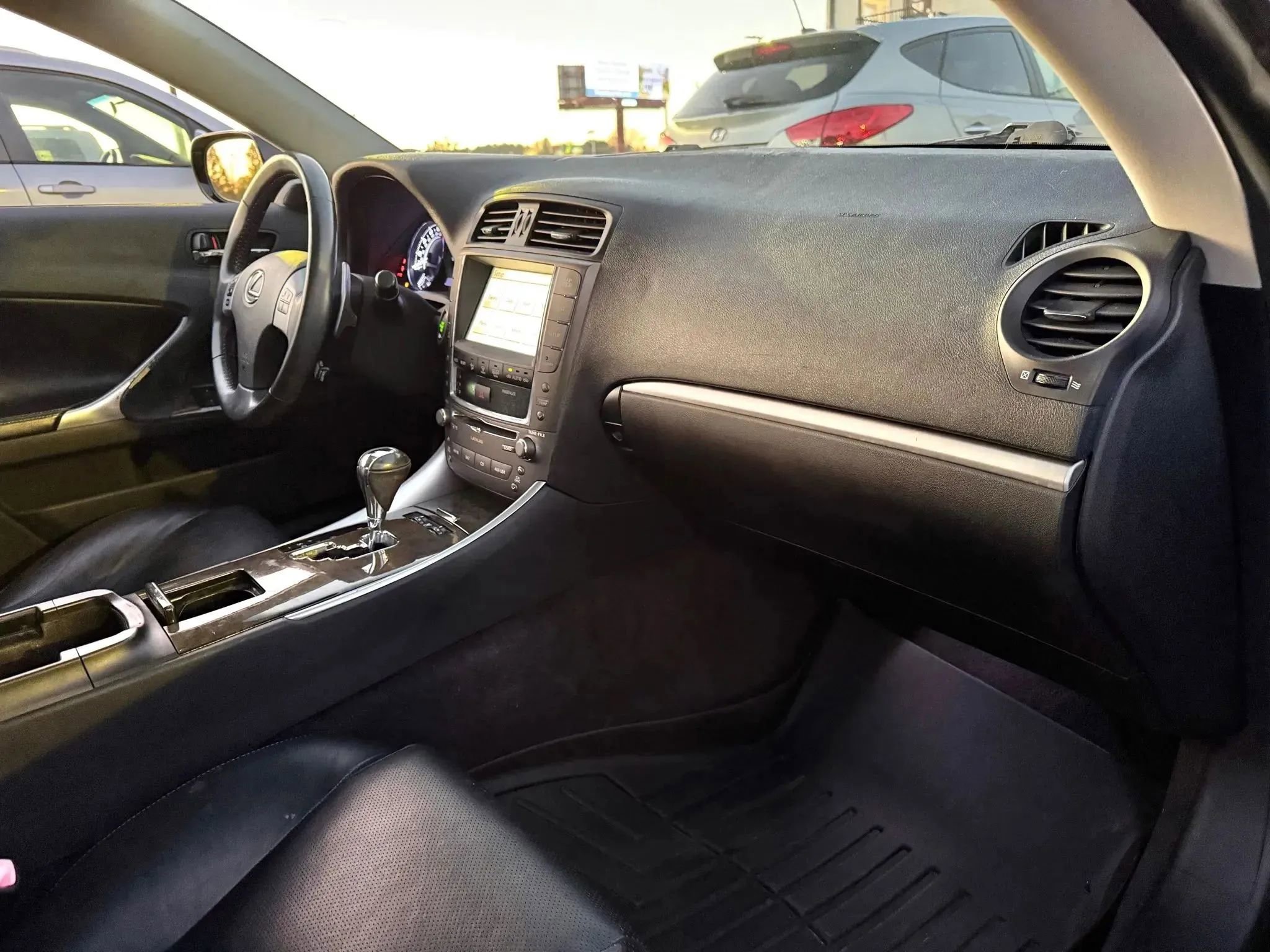 Used 2012 Lexus IS 350C w/ Luxury Pkg RWD image 19