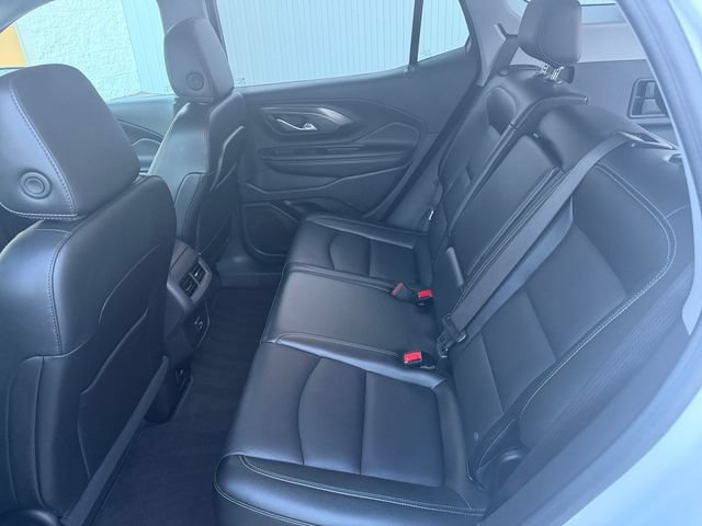 Used 2024 GMC Terrain SLT AWD/4WD image 18